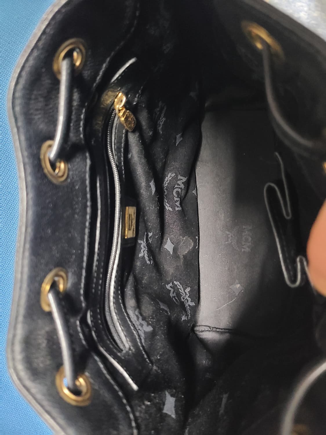 MCM 블랙 가죽 버킷백 상품이미지9