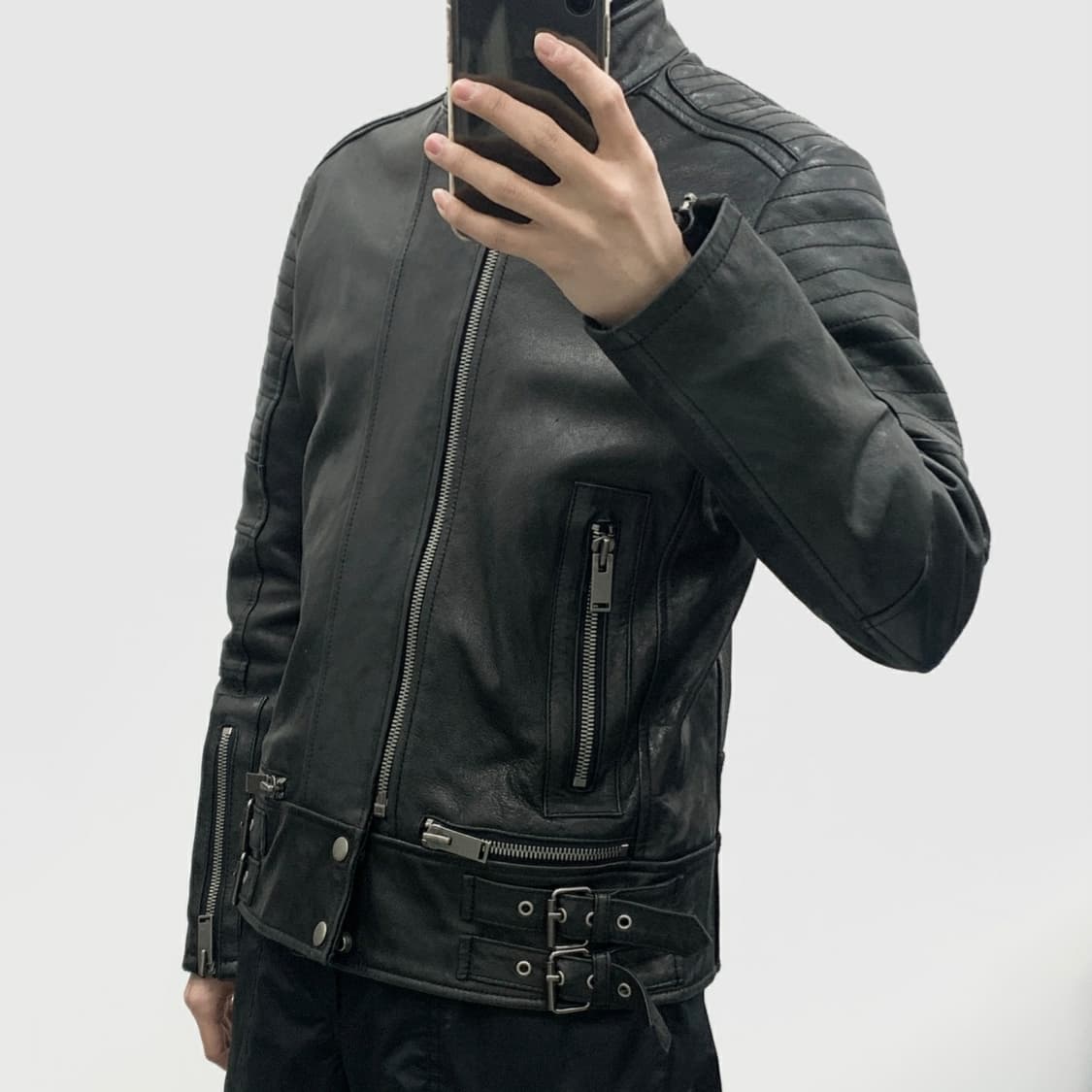 양가죽 퀄팅 디테일 스탠 칼라 바이커 자켓 상품이미지1