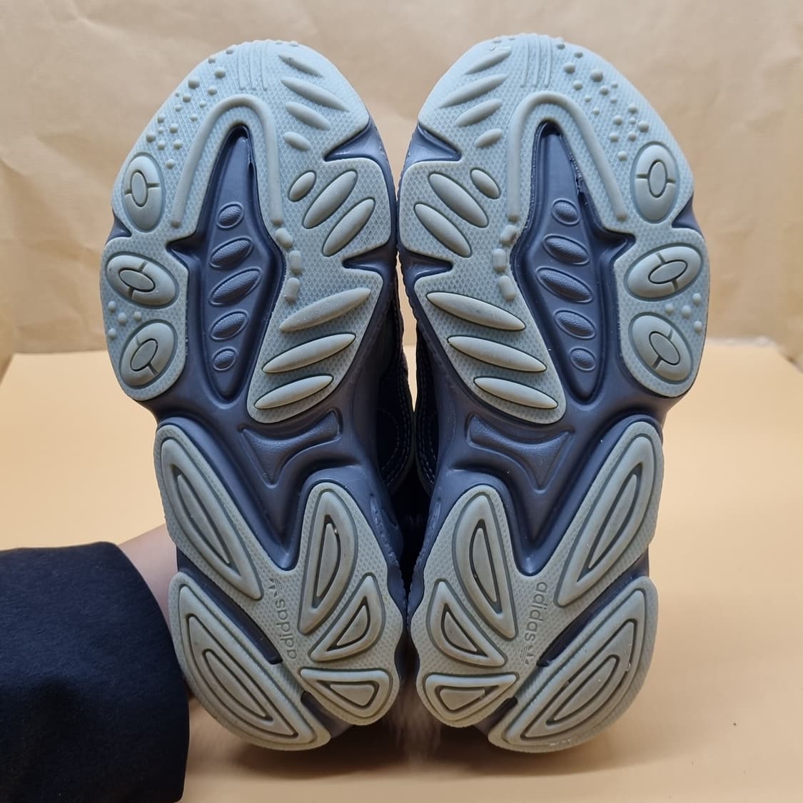 아디다스 오즈위고 여성운동화230. 상품이미지3