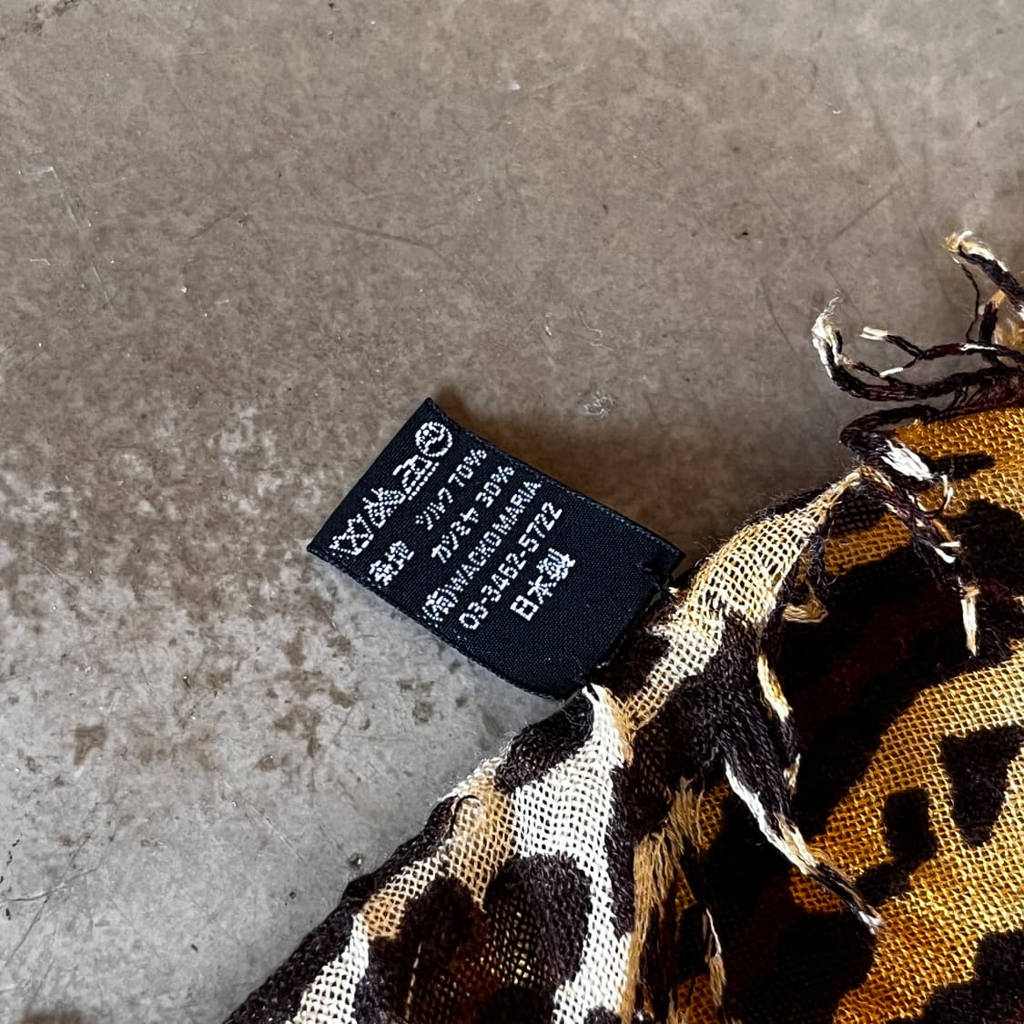 와코마리아 레오파드 실크 캐시미어 스카프 상품이미지3