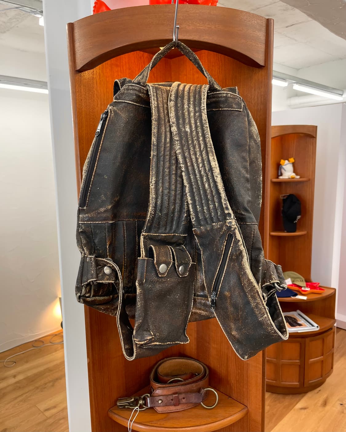 빈티지 레더 백팩 상품이미지5