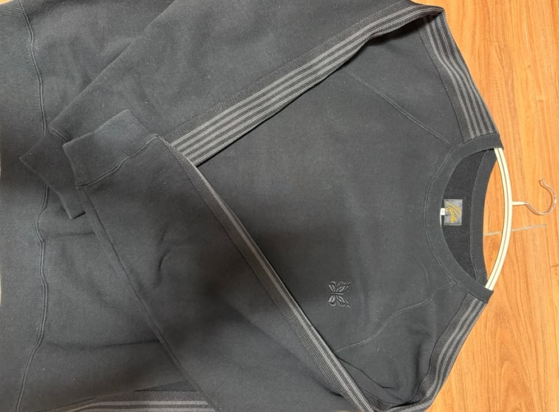 니들스 크루넥 상품이미지1