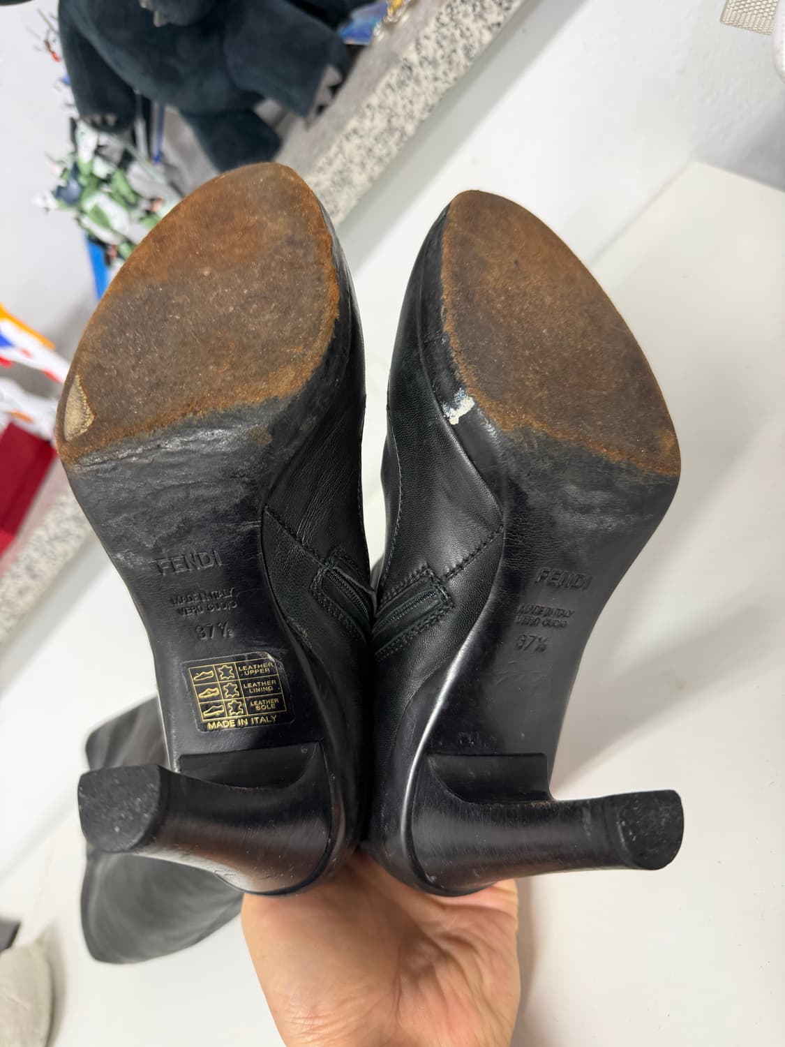 정품) 펜디 여성 블랙 가죽 롱 부츠 37.5(245) 상품이미지10