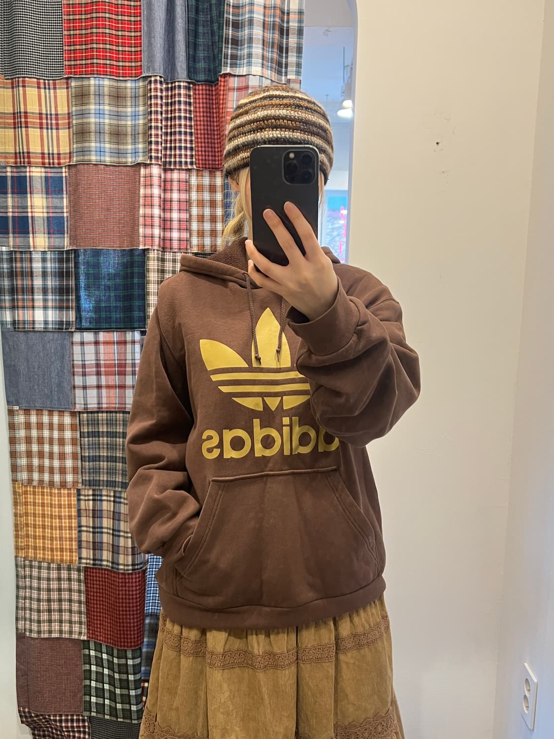 아디다스 빅로고 브라운 후드티 상품이미지3