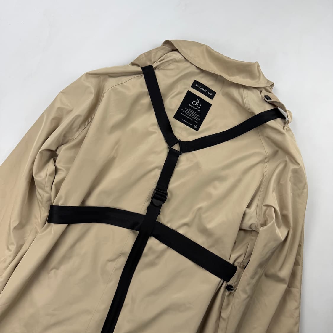 선데이오프클럽 하네스 트렌치코트 상품이미지9