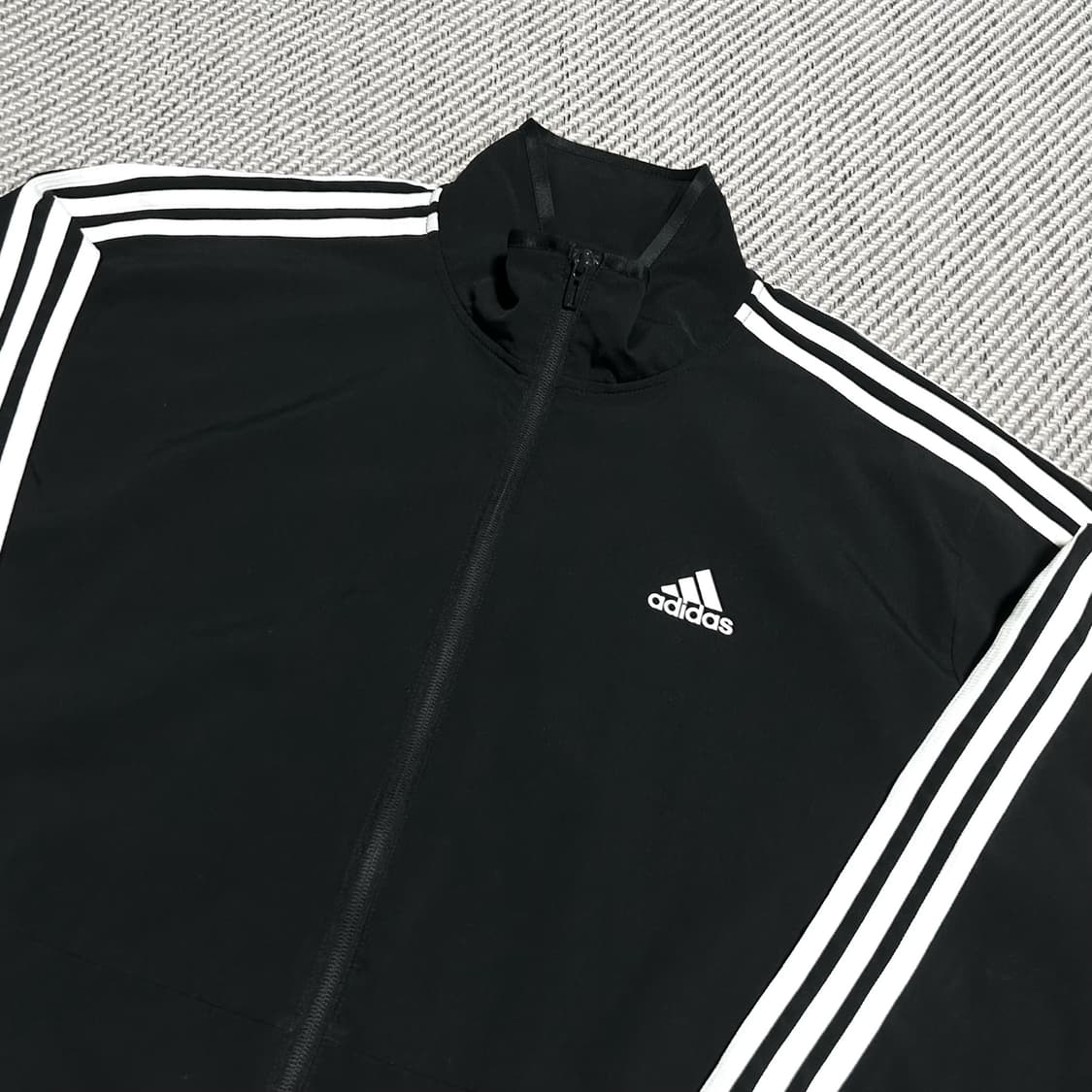 [XXL] adidas 아디다스 신형 검/흰 트랙 바람막이 자켓 상품이미지2