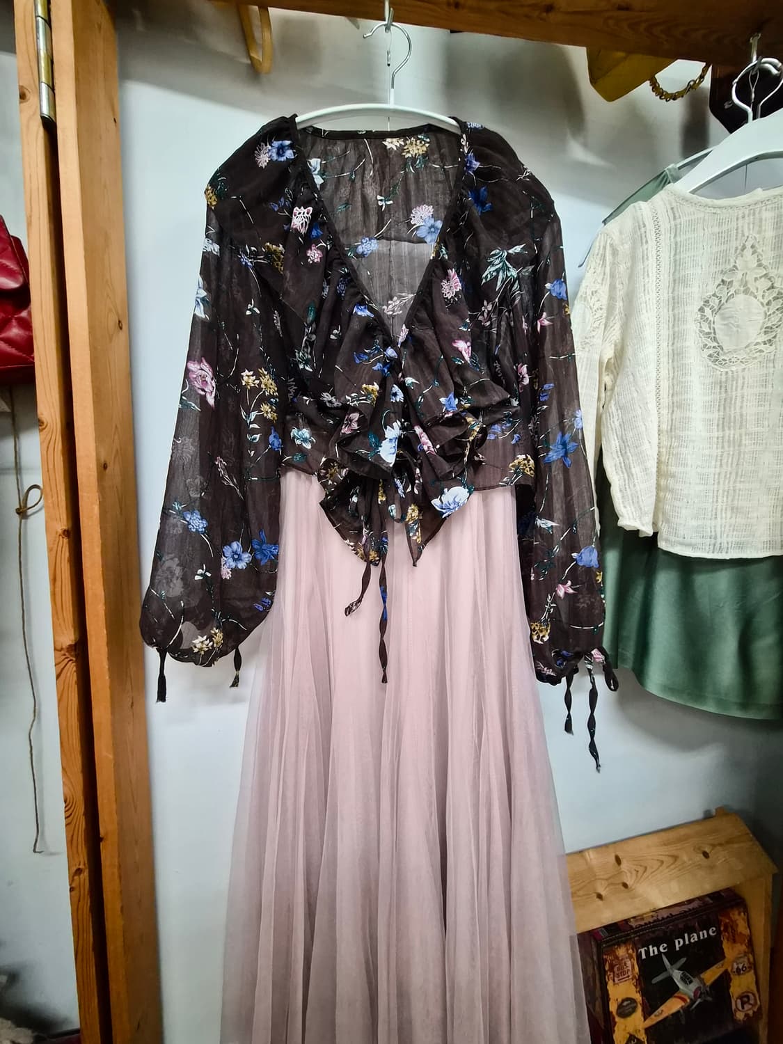 셔링 프릴 블라우스. snidel 레이스 린넨 치마반바지 상품이미지2