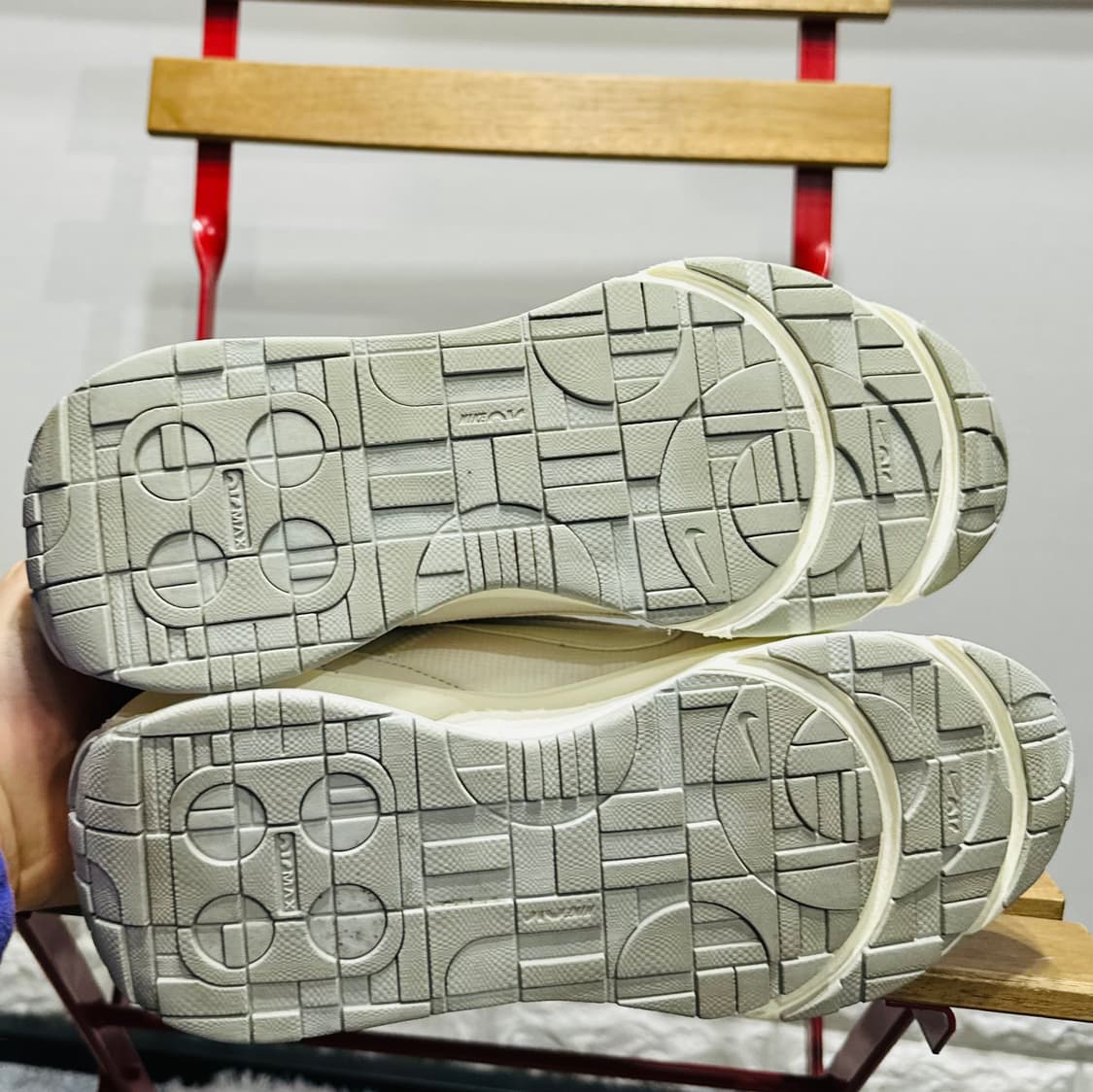 250) 나이키 운동화 남녀공용 신발 에어맥스 인터락 상품이미지6