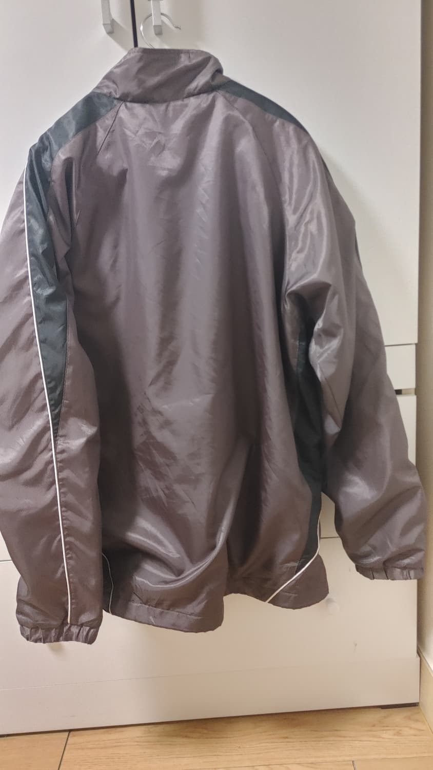 아디다스 바람막이 자켓 브라운 / 블랙 M 상품이미지2