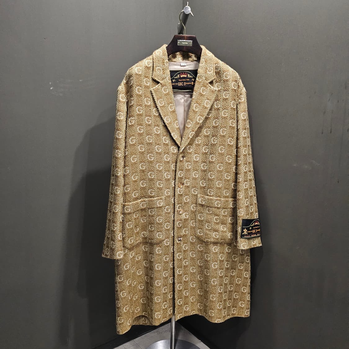 구찌 GG로고 자카드 헤리 스타일즈 코트 상품이미지1