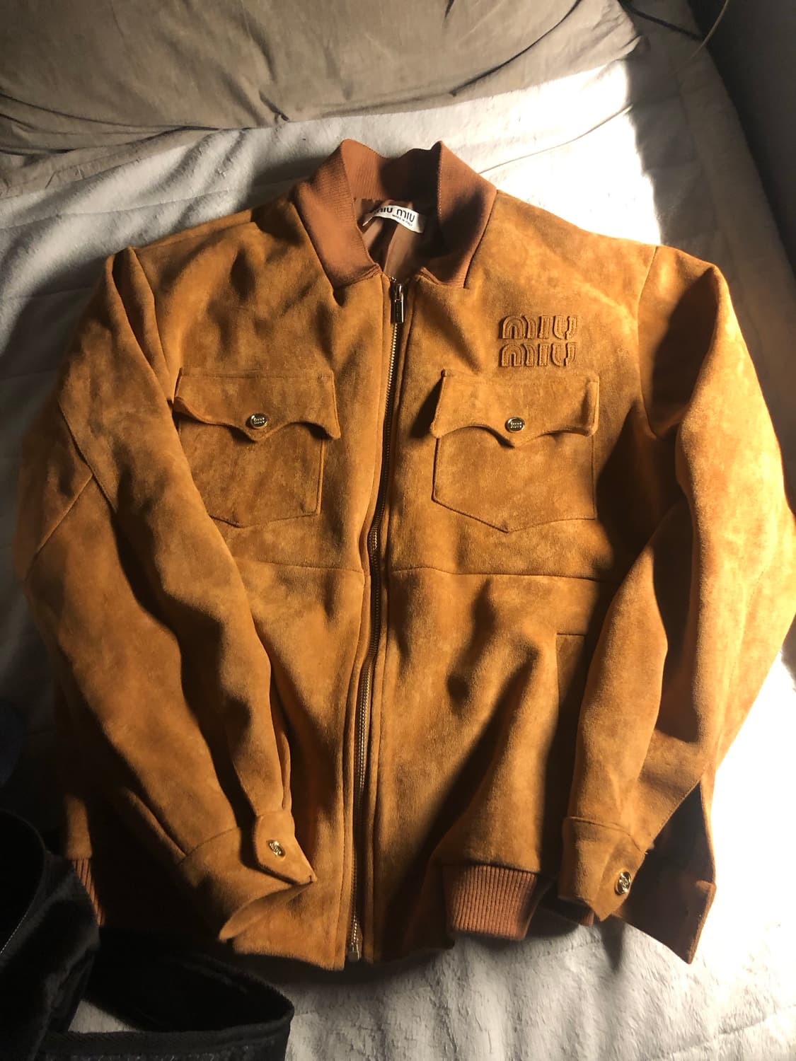미우미우 스웨이드 브라운 자켓  상품이미지1