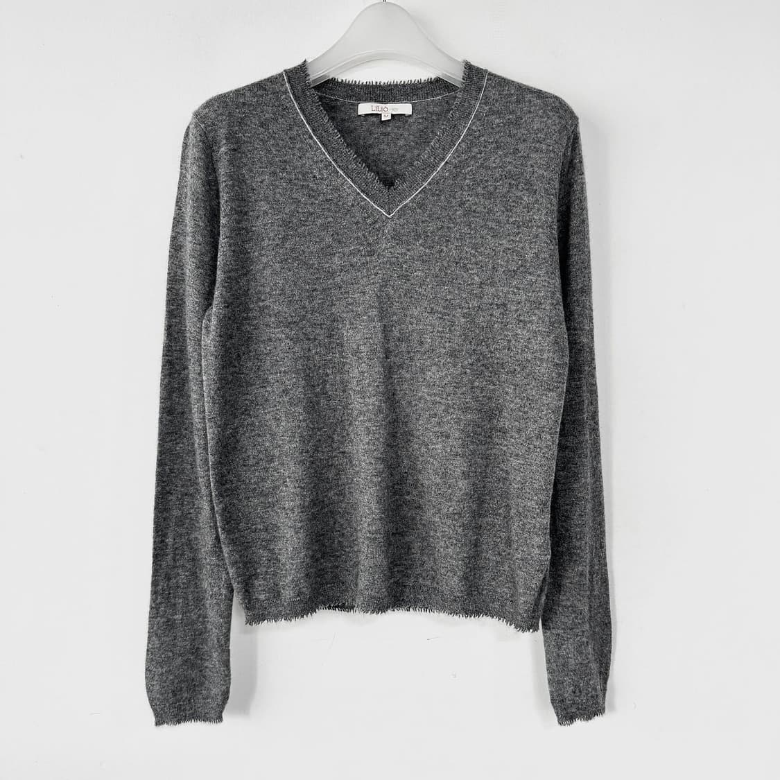 릴리오 by 오일릴리 25 캐시미어 브이넥 니트 (CHARCOAL) 상품이미지2