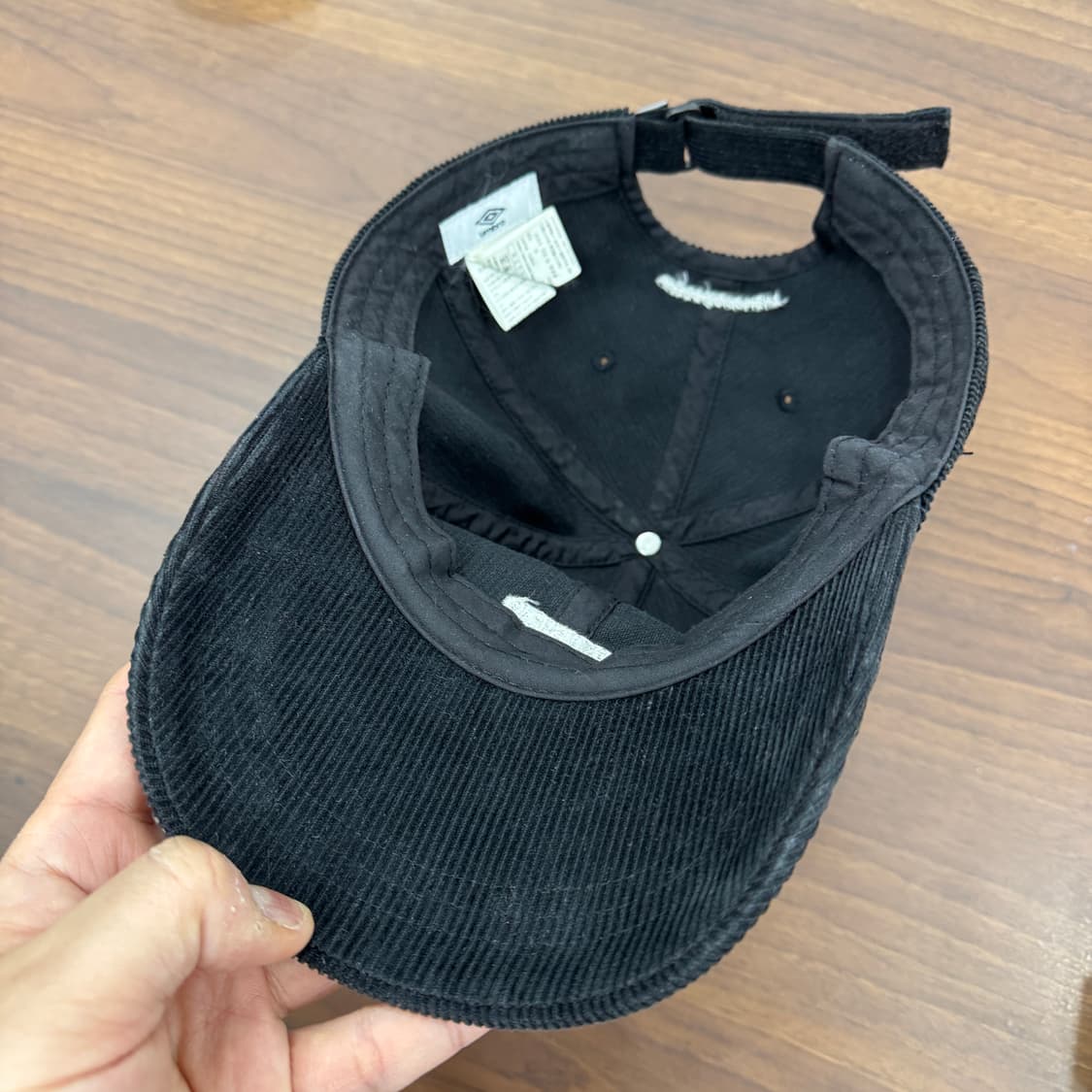 FREE 엄브로 블랙 코듀로이 캡 상품이미지4