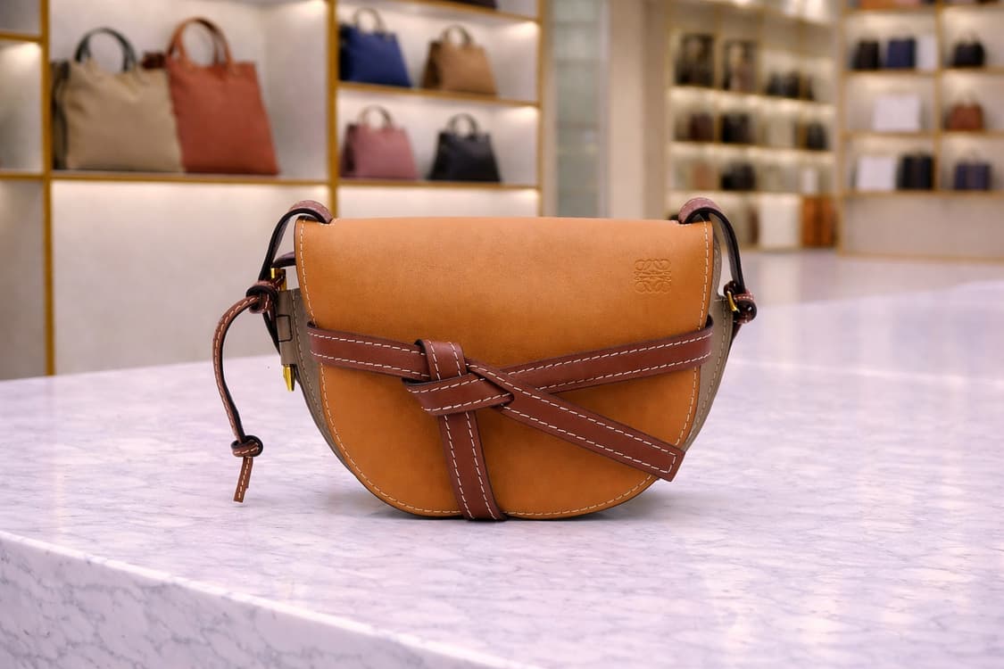 [S급] 로에베 게이트 탑핸들 백 판매합니다!!! 상품이미지1