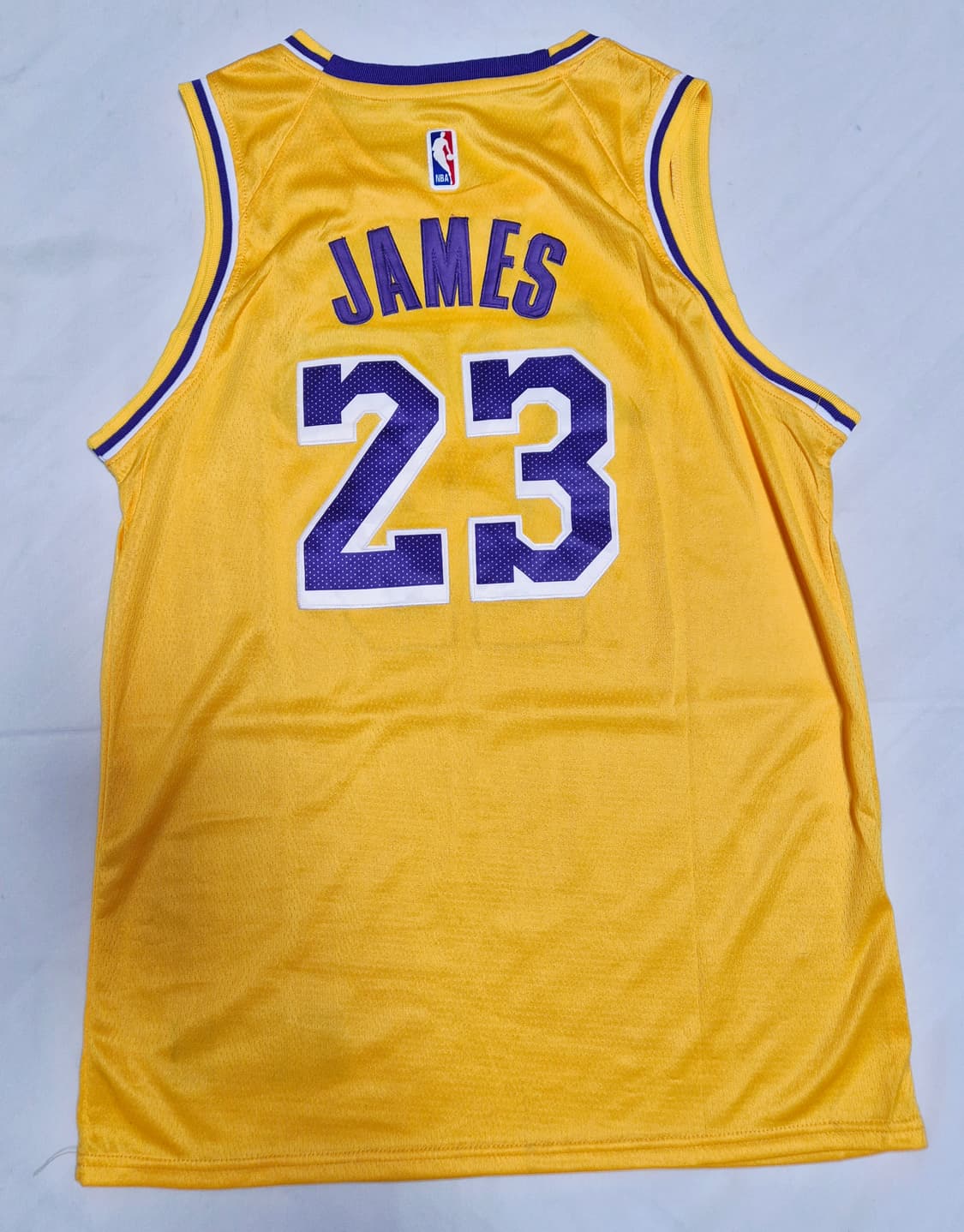 LA 레이커스 홈 르브론 제임스 유니폼 팝니다 
 상품이미지2