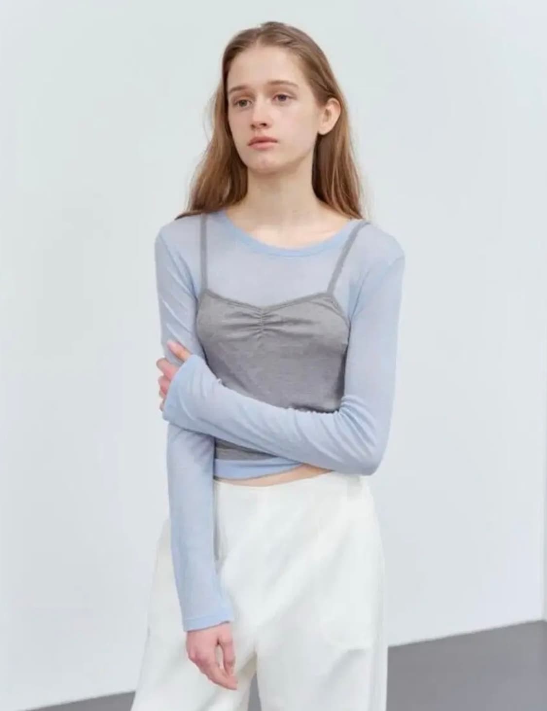 타낫 셔링 투웨이 슬리브 탑 상품이미지1