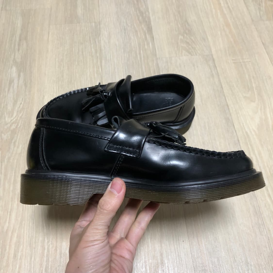 (230) 닥터마틴 Dr.martens 아드리안 태슬 로퍼 블랙 상품이미지2