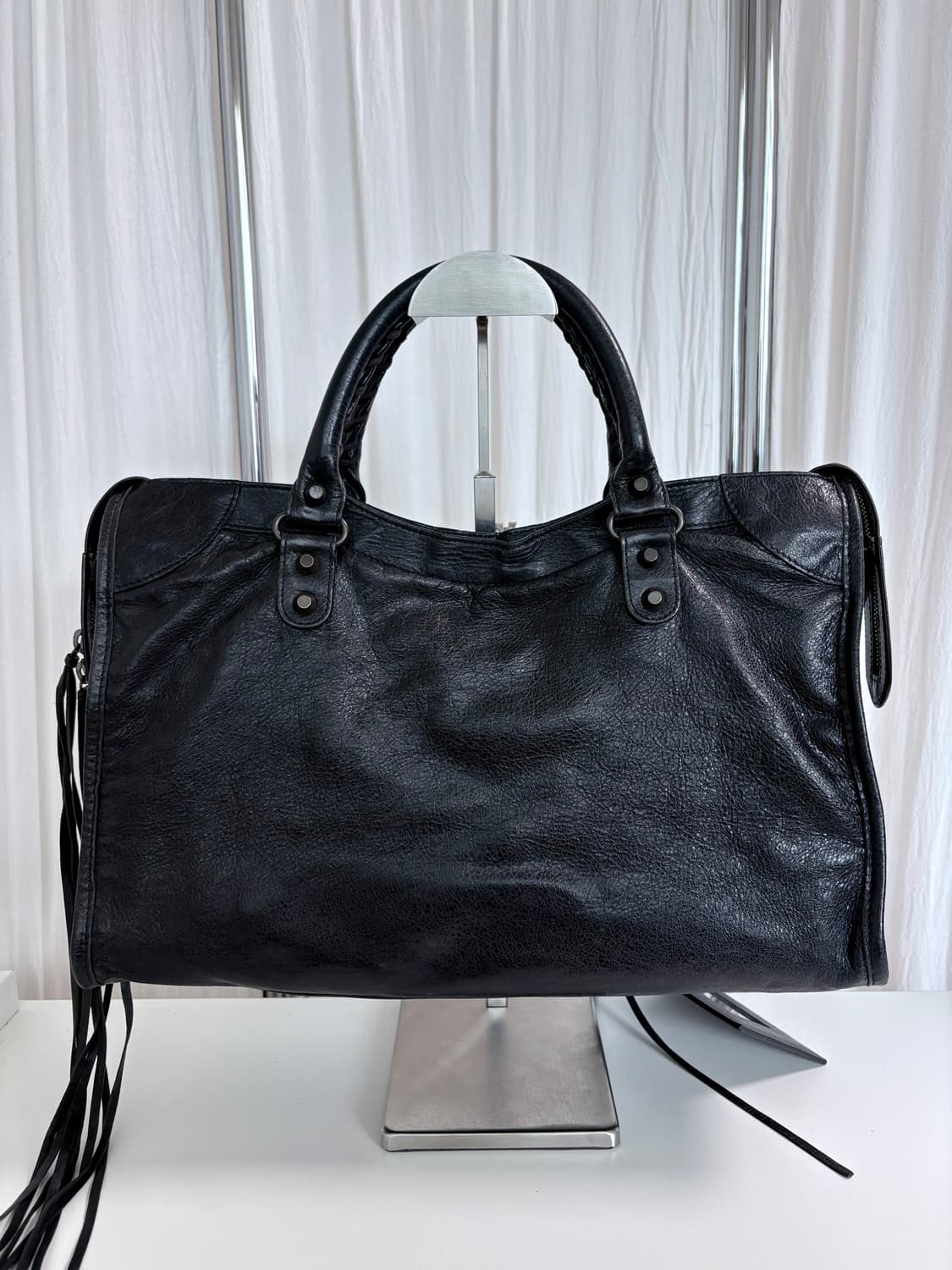 발렌시아가 시티 모터백 블랙 미디움 상품이미지10