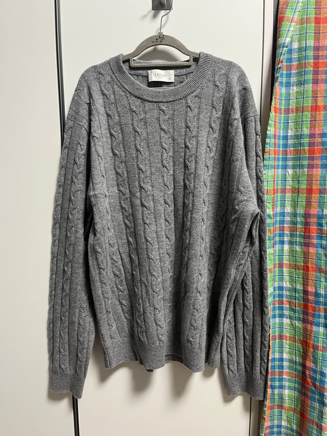 제이리움 그레이 케이블 니트 상품이미지2