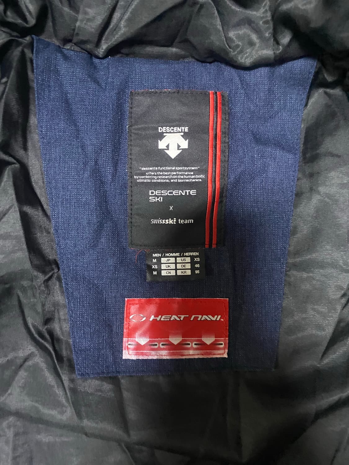 데상트 스위스 아우디 패딩 상품이미지6