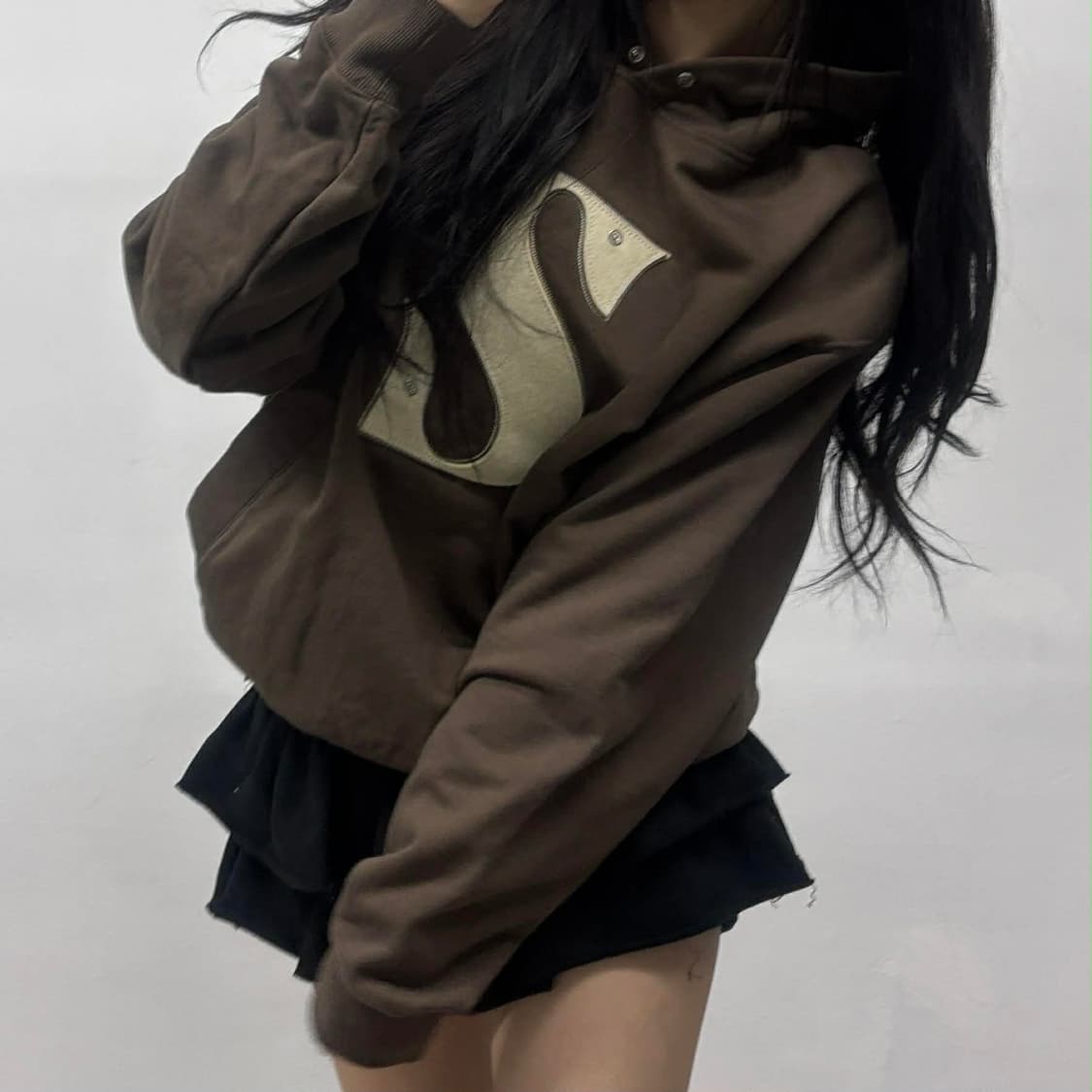 Satur 세터 리벳 아플리케 브라운 스웻 셔츠 후드티(95) 상품이미지3