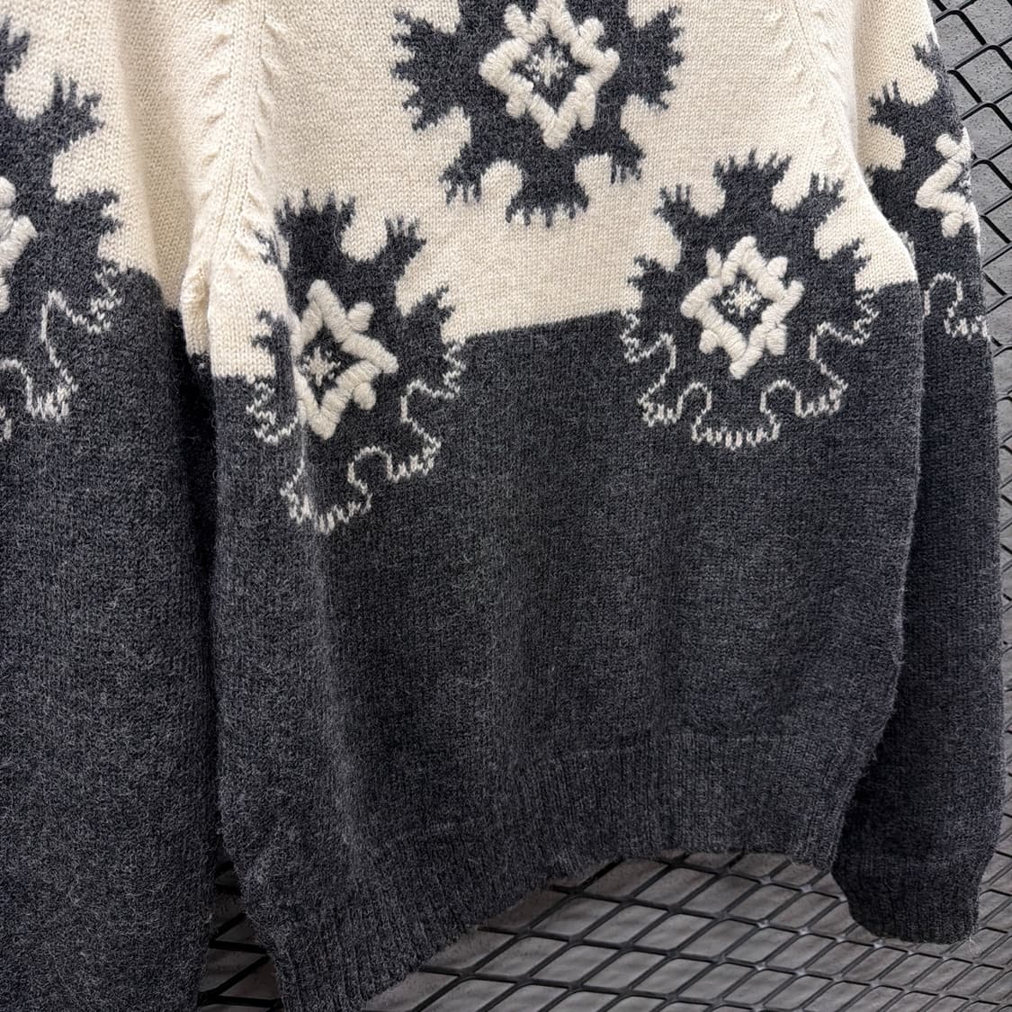 에스닉 패턴 울니트 스노우 플레이크 엠보싱 디테일 상품이미지5