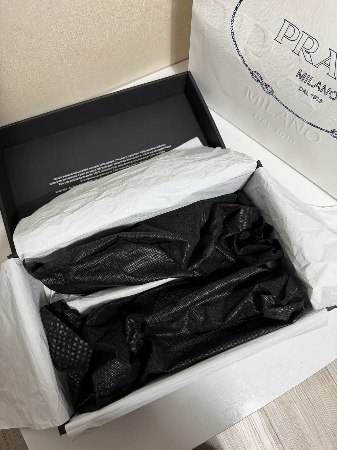 [us 8] 프라다 컬랩스 레더  상품이미지4