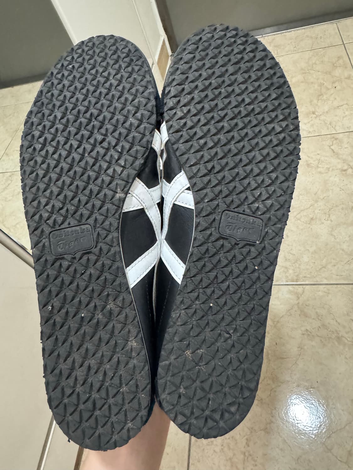 오니츠카 타이거 멕시코 66 블랙 화이트   상품이미지5