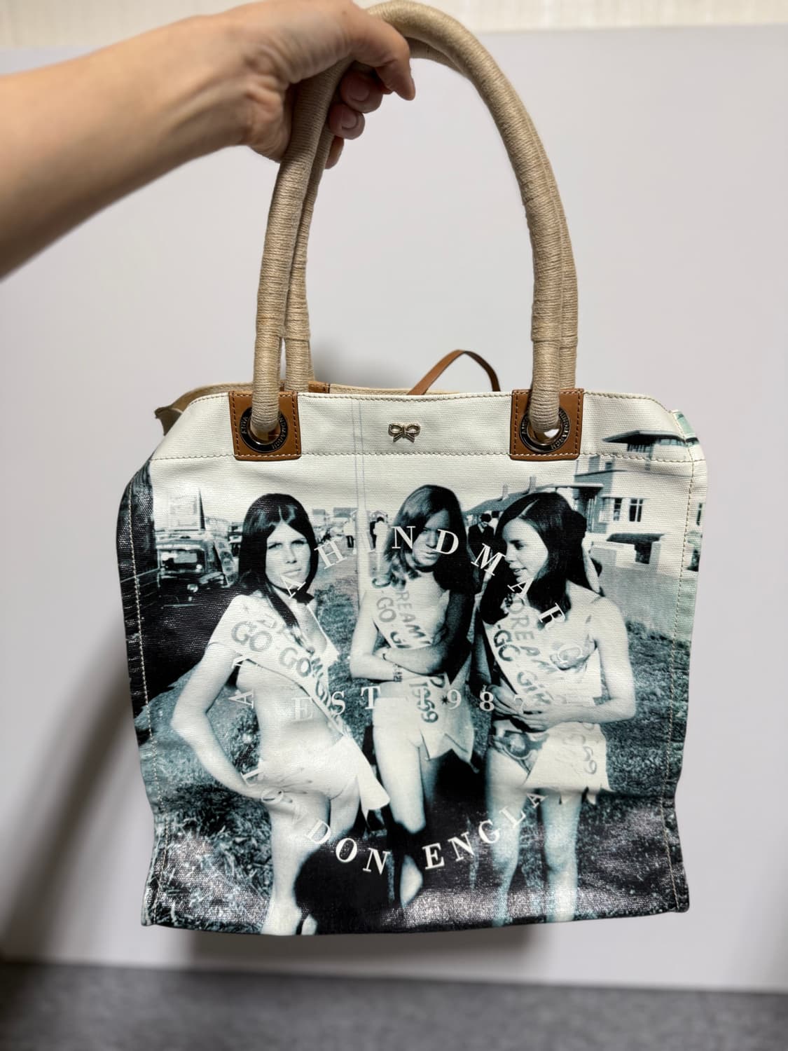 안야 힌드마치 상품이미지1