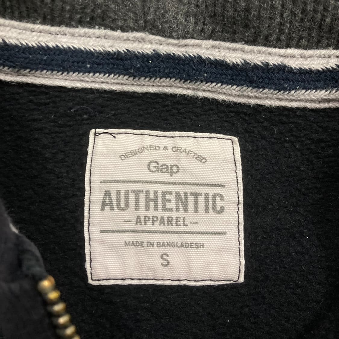 GAP 네이비 컬러 스펠아웃 빅로고 후드 집업 상품이미지3