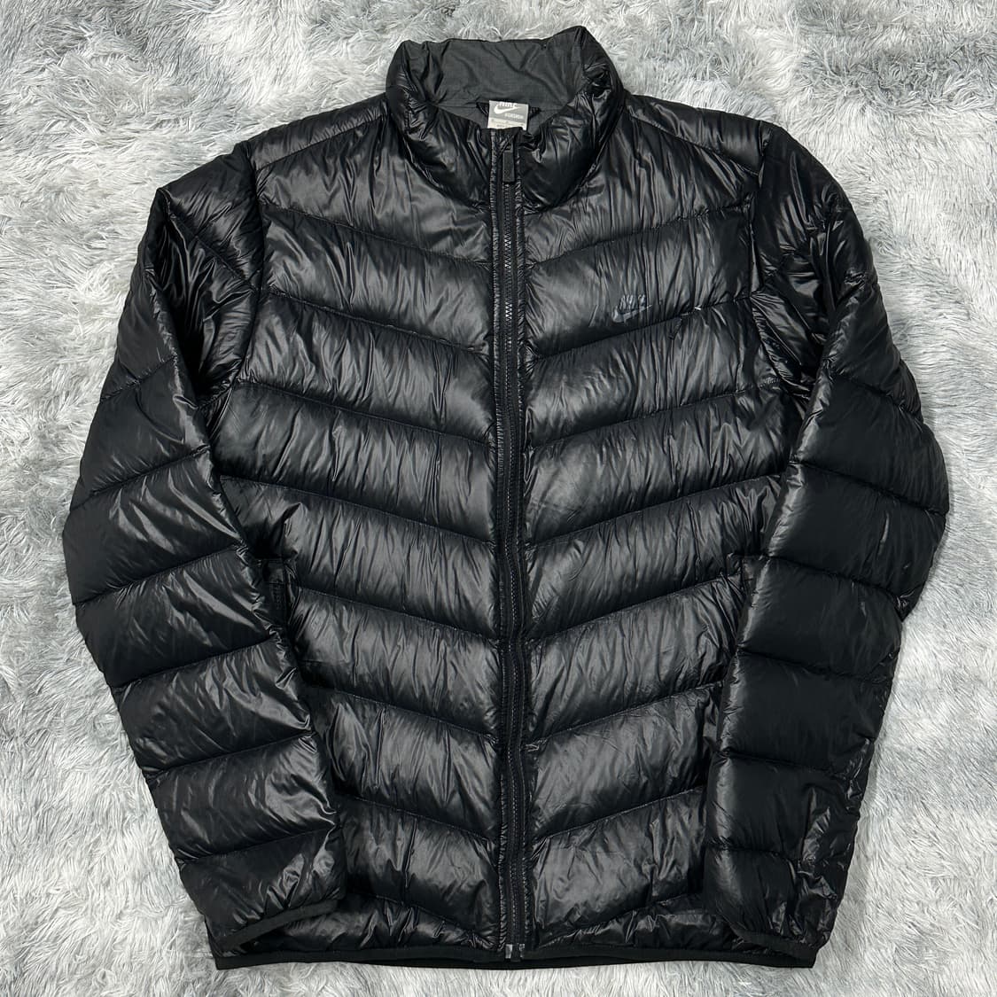 나이키 유광 경량패딩 블랙  상품이미지1