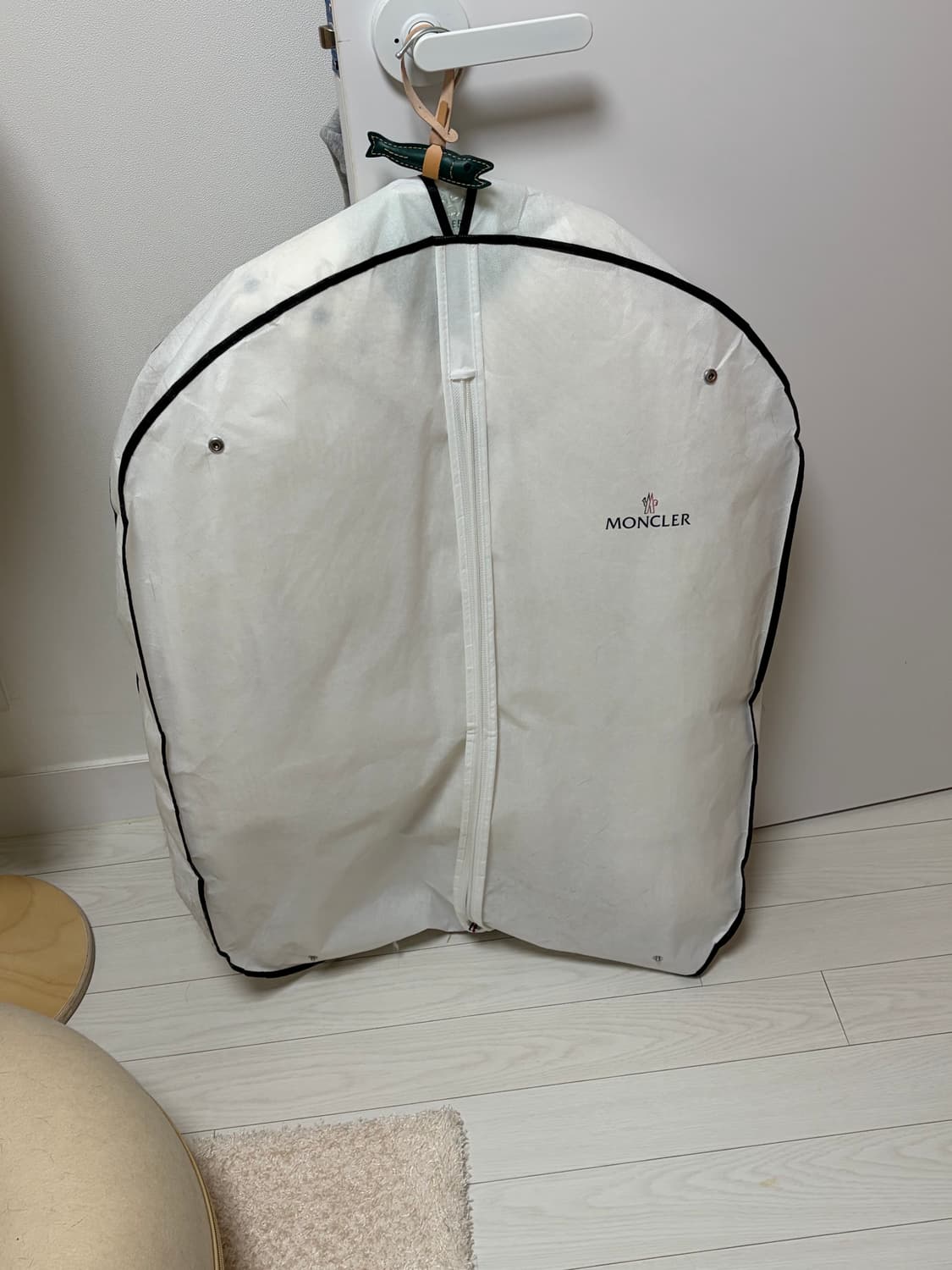 몽클레어 Daos쇼트 다운 패딩 상품이미지1