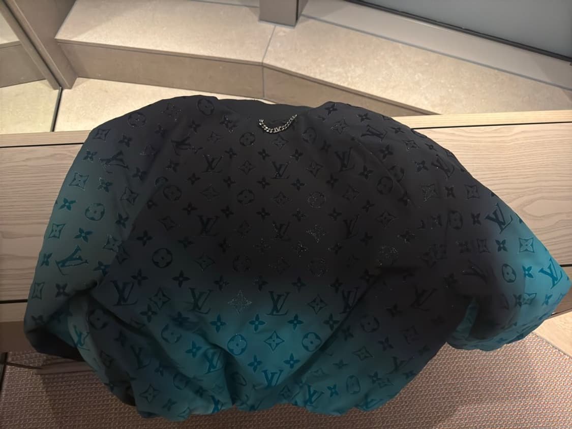 루이비통 그라디언트 봄버 정품 상품이미지3