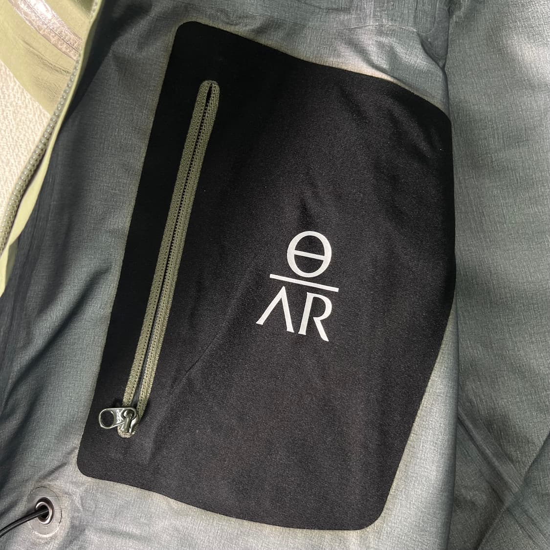 100 아크테릭스 세타 1세대 ar 카키 바람막이 자켓  상품이미지8