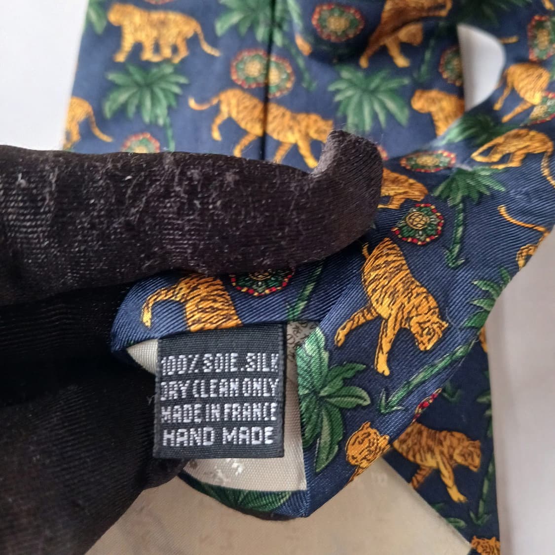 발망 실크 네이비 호랑이&야자수 넥타이 9.5cm A+등급 A19155
 상품이미지9