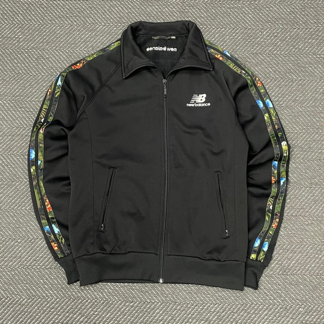 뉴발란스 트로피컬 트랙탑 v0008 상품이미지1