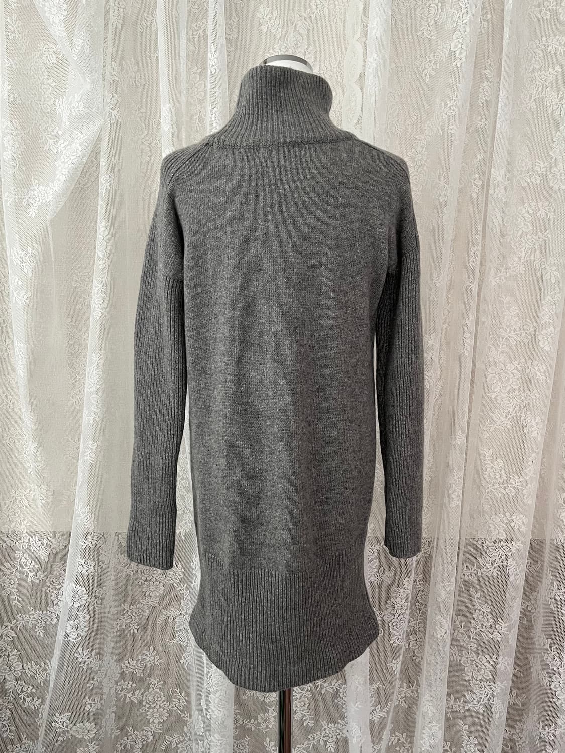 34) 라코스테 터틀넥 니트 원피스 그레이 상품이미지2