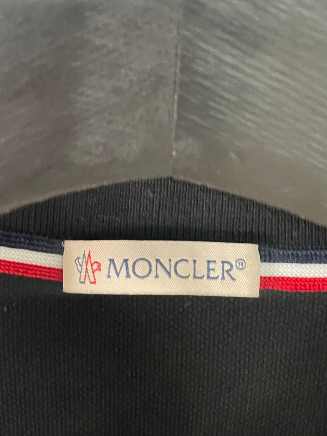 몽클레르 와펜 블랙 반팔 카라티 (on.932) 상품이미지4