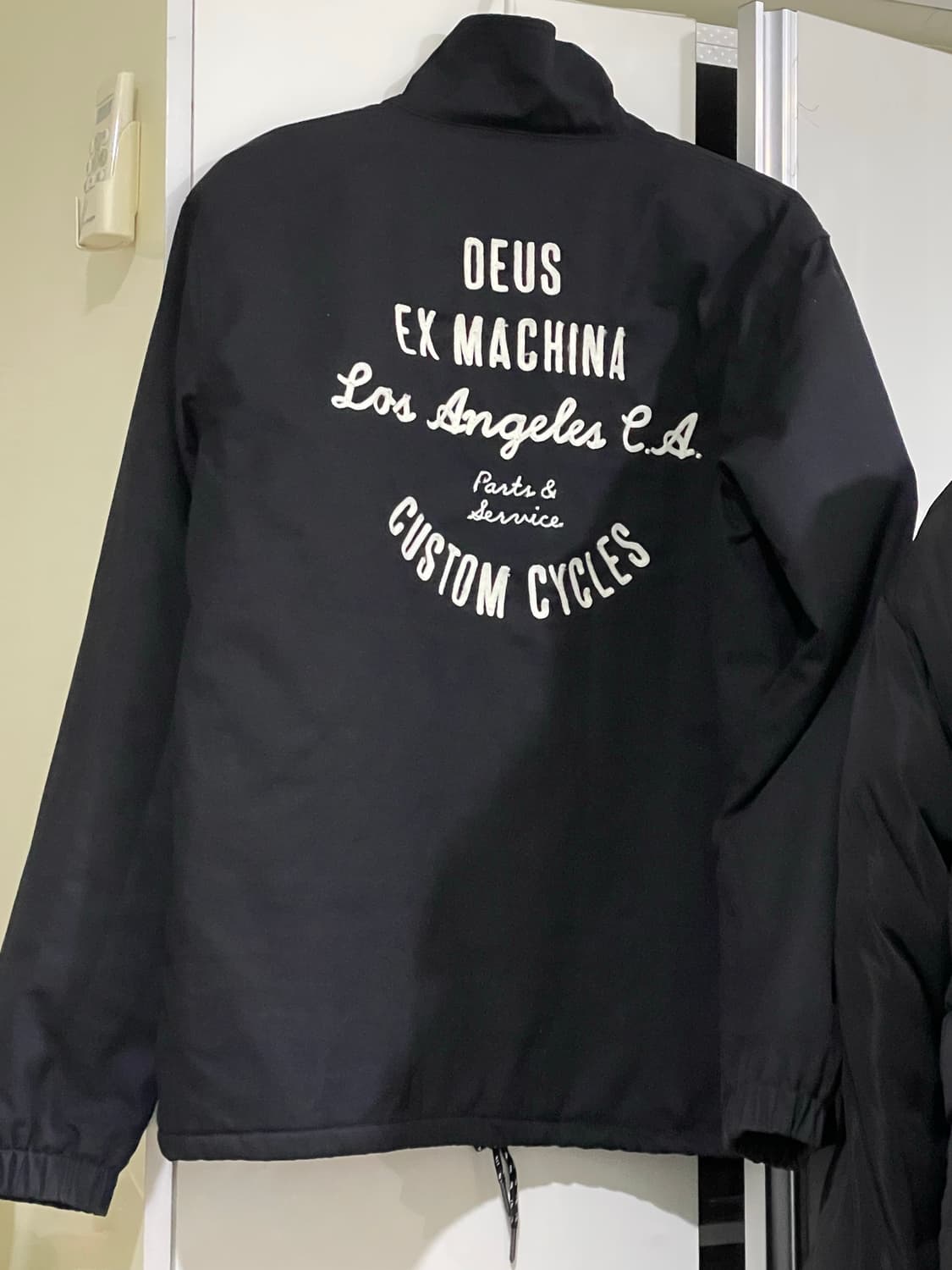 데우스 엑스 마키나 블랙 코치 자켓 상품이미지1