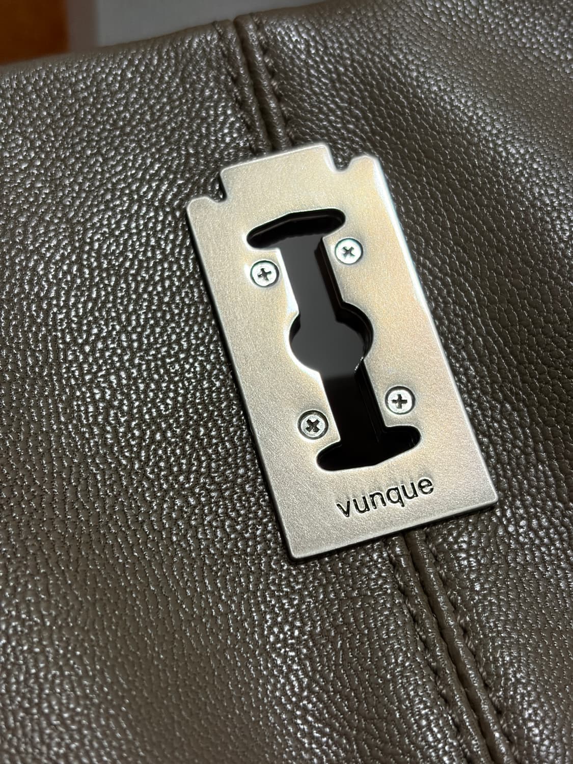 분크 퍼펙 톡 어바웃 잇 플랩 숄더 L 브라운 판매 상품이미지4