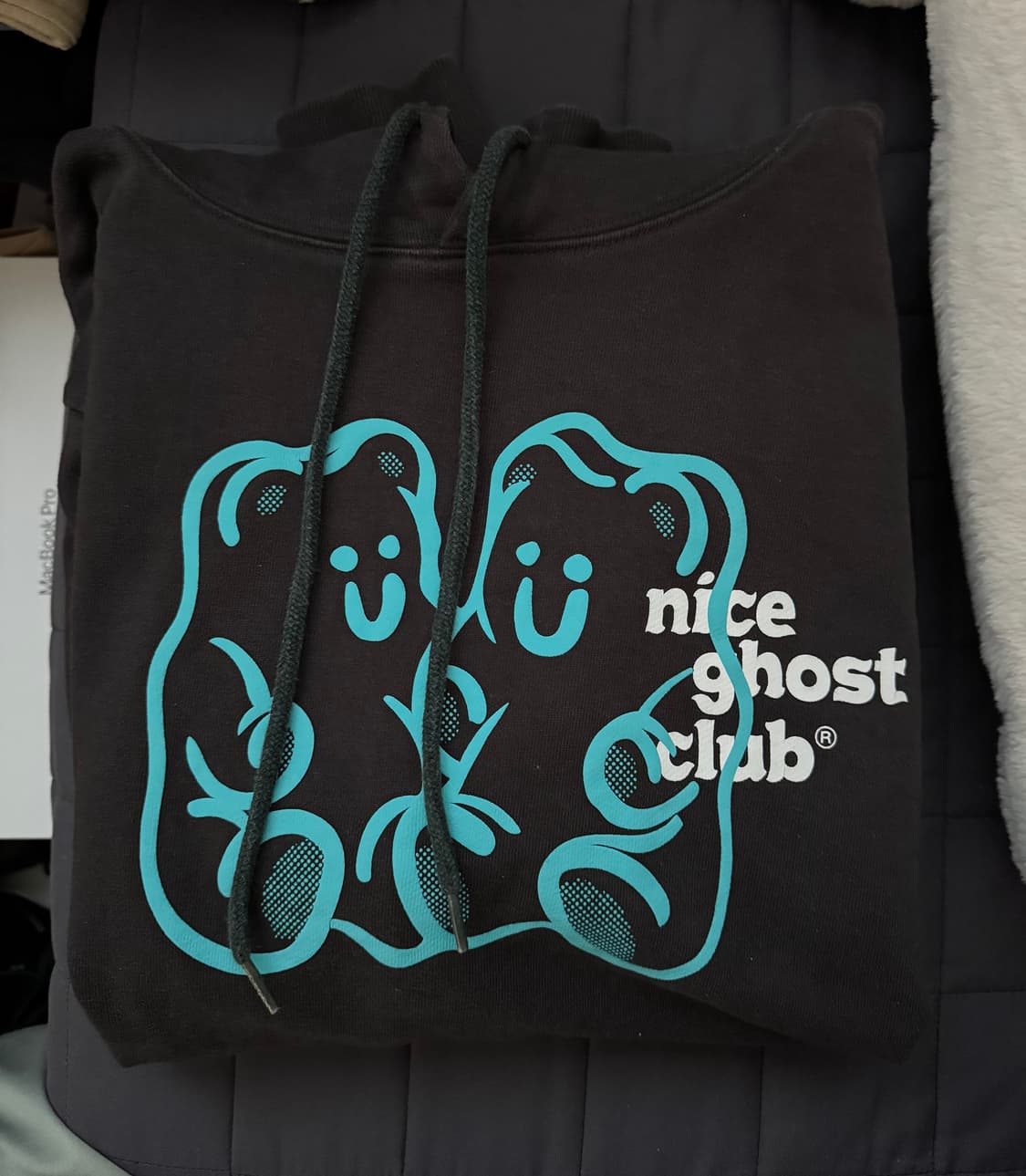 구미베어 앤 로고 후드티 차콜 상품이미지1