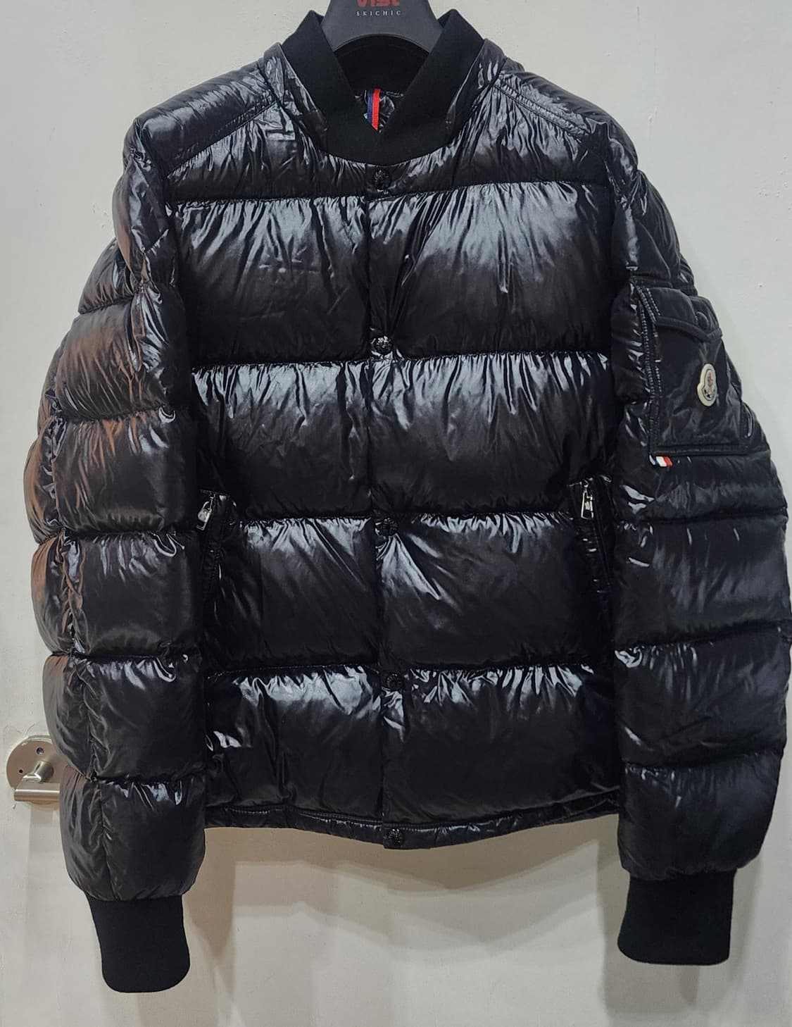 몽클레어 남성 후드 숏패딩 4사이즈 유광블랙 한글택! 상품이미지3