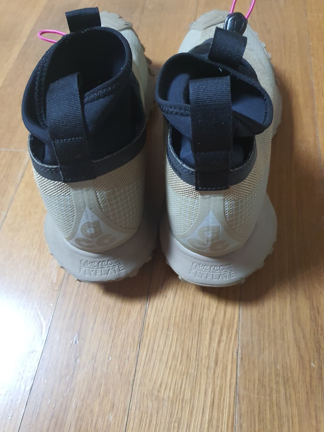 상태최상 나이키 ACG 마운틴 플라이 고어텍스 카키 265 상품이미지3