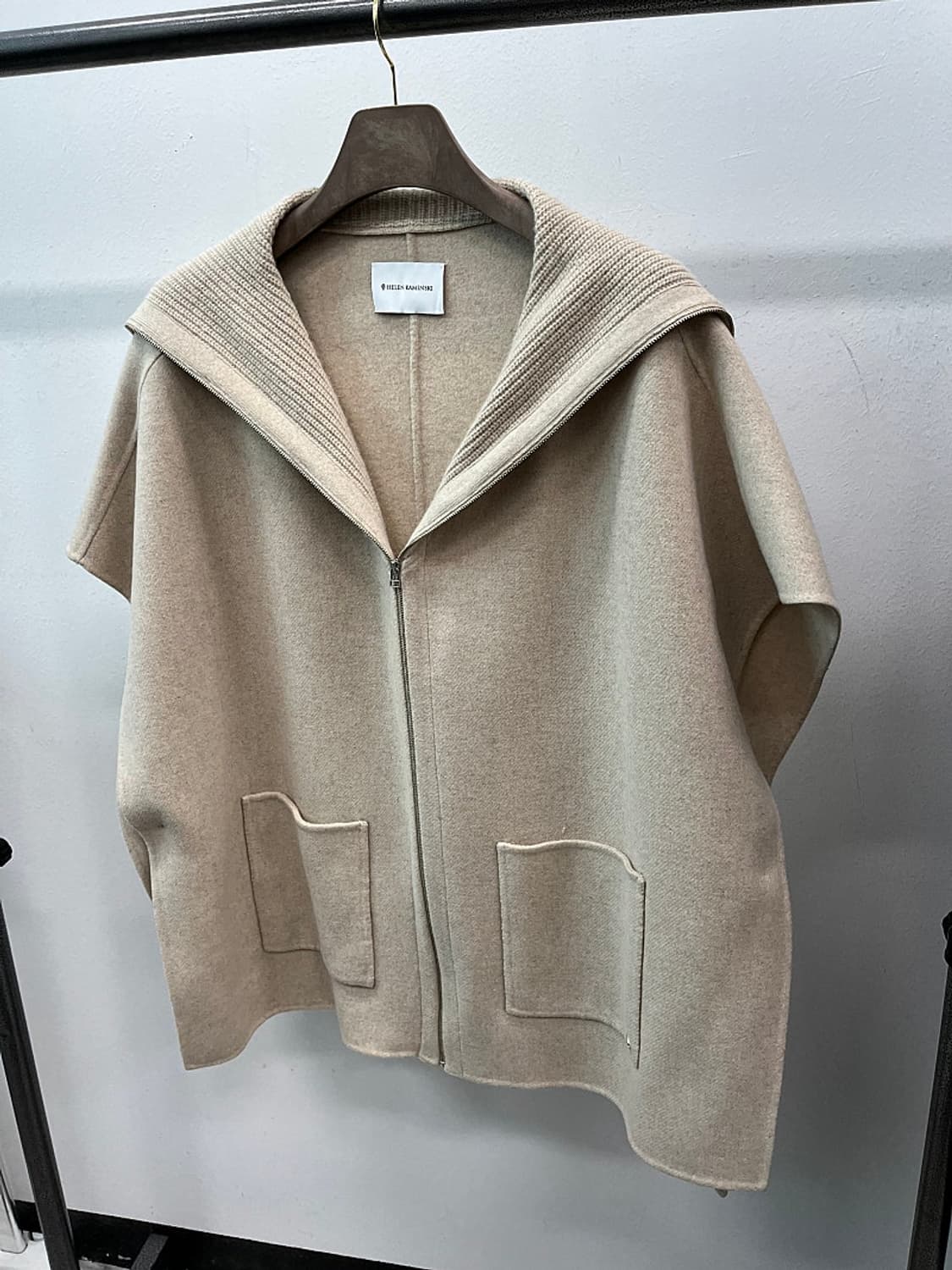 여) 헬렌카민스키 25ss 아일라 울 판초  상품이미지1