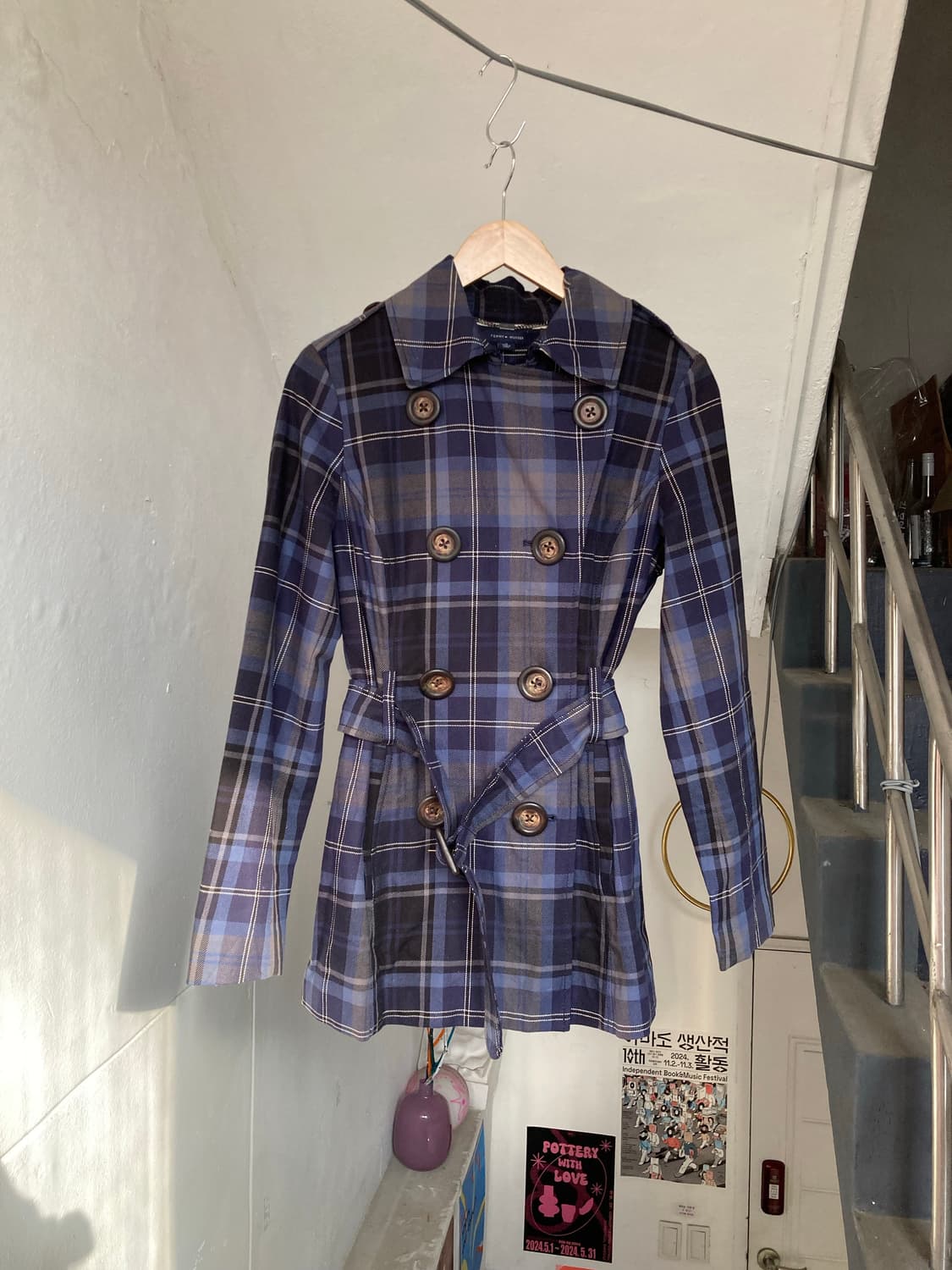 타미힐피거 체크 왕버튼 미디 자켓 상품이미지1