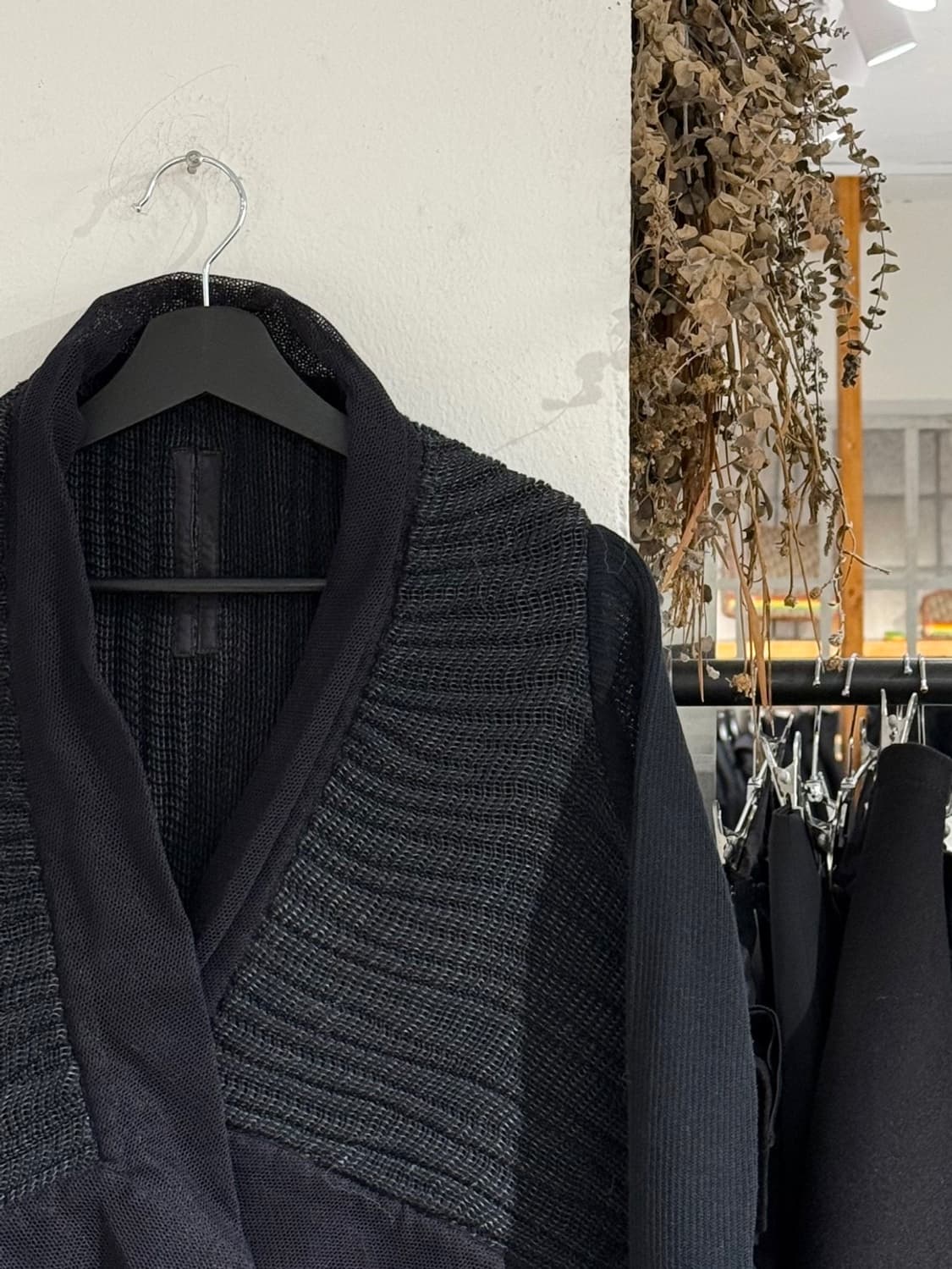 릭 오웬스 11SS ANTHEM 블랙 립드 니트 패널 가디건 상품이미지3