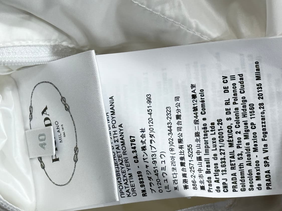 프라다 컨버터블 숏패딩 40사이즈 상품이미지5