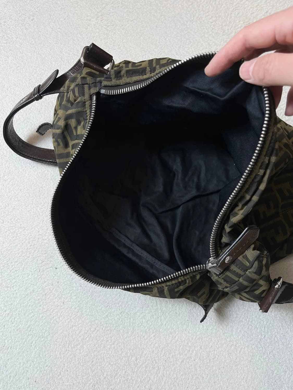 펜디 FENDI 90's 주카 패턴 크로스백 Q1260 상품이미지7