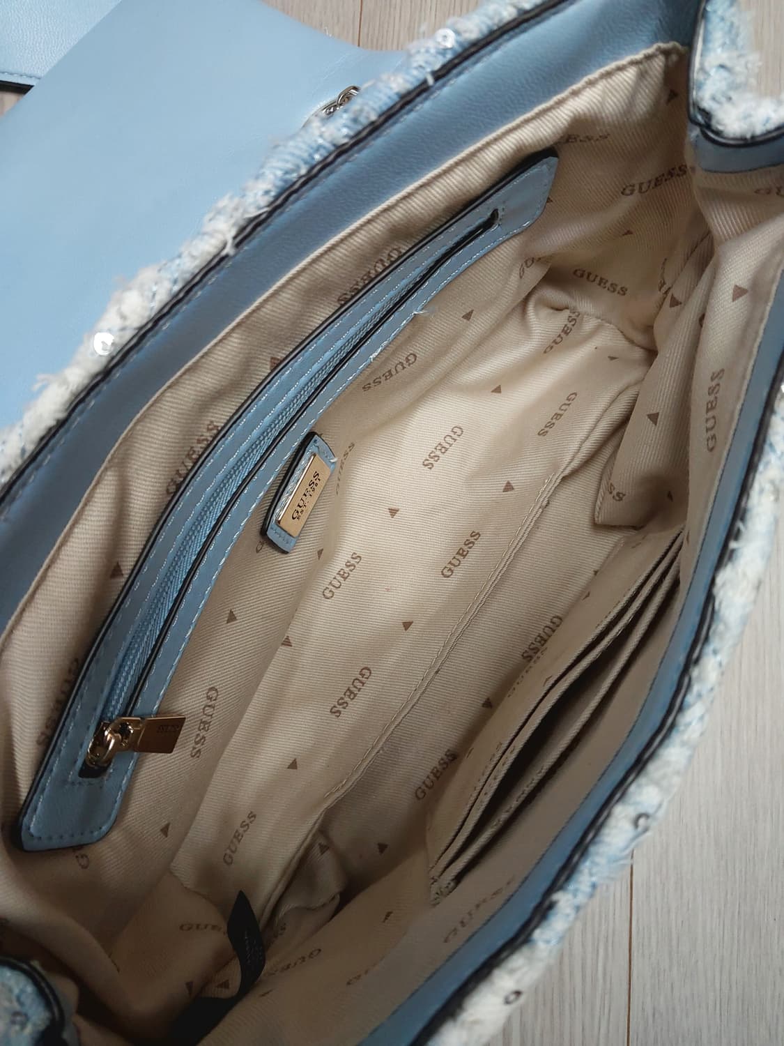 게스 GUESS 미니 플랩 퀼팅백 갸루 핀터깔 상품이미지8