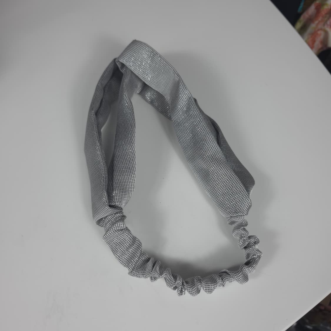 [새상품] 헤어반다나 글리터 머리띠 그레이 패션 데일리룩 상품이미지1